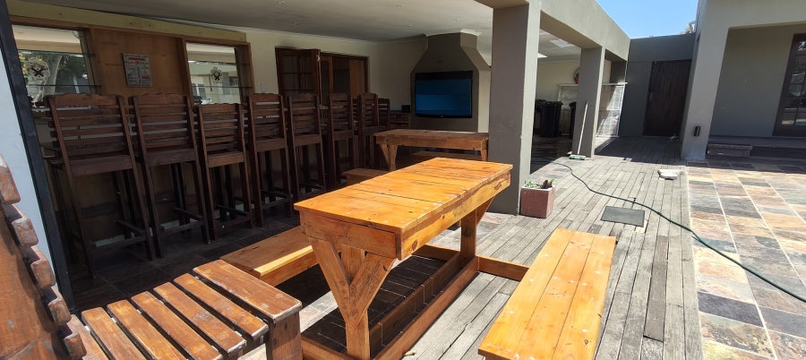 To Let 4 Bedroom Property for Rent in Newton Park Eastern Cape